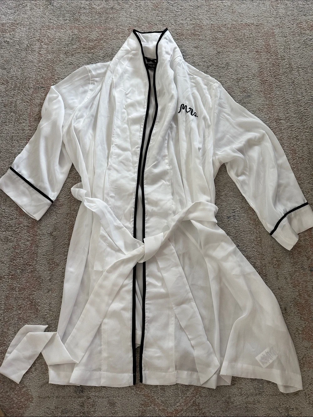 kate spade White Robe with Black Piping